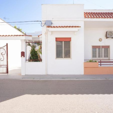 Villa Camilla Порто Чезарео Екстериор снимка